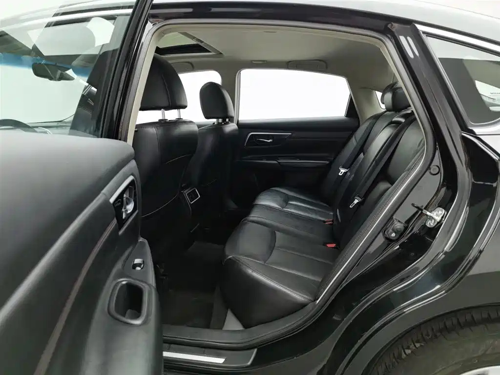 NISSAN TEANA 2018