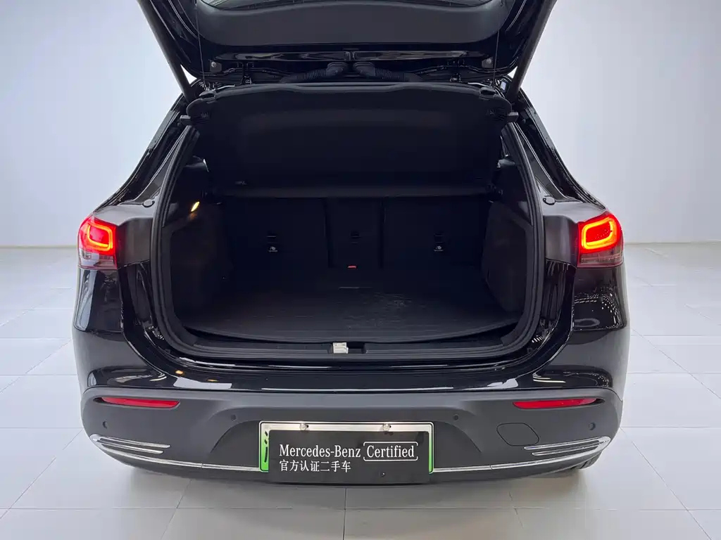 MERCEDES BENZ EQA 2023