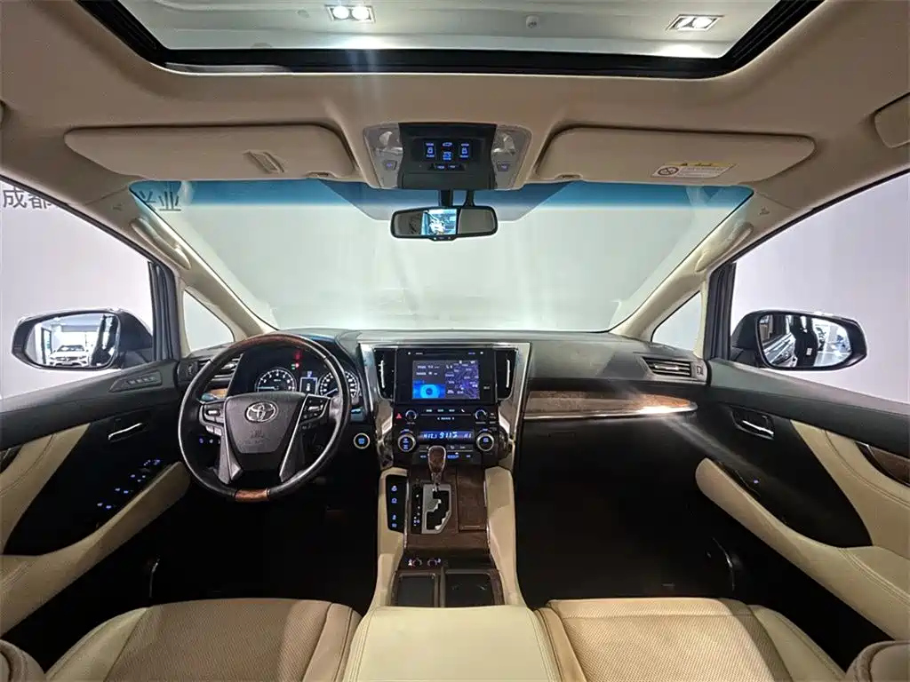TOYOTA ALPHARD 2018