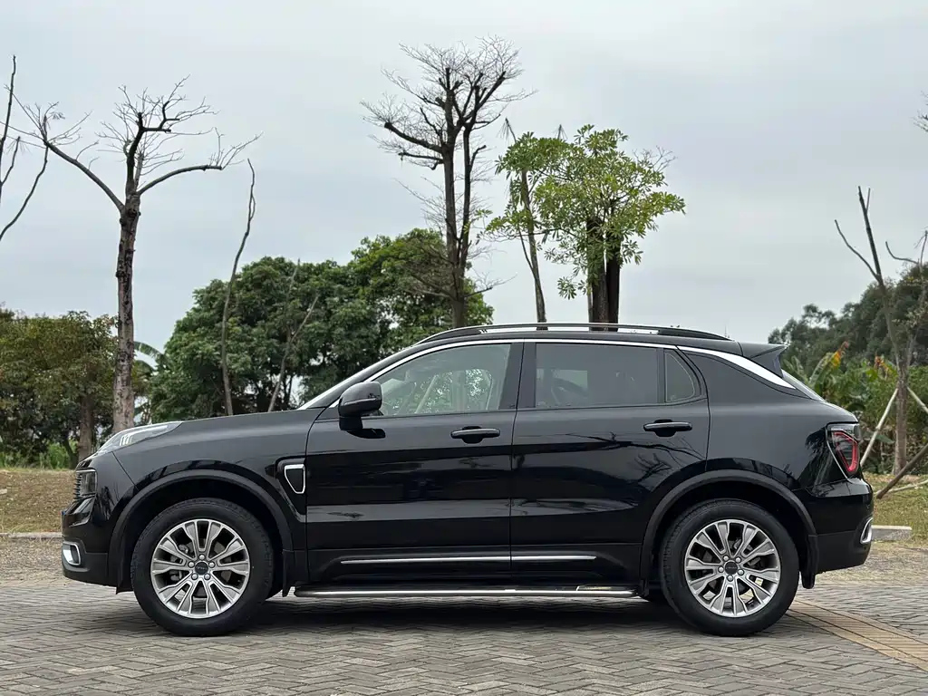 LYNK&CO 01 2019