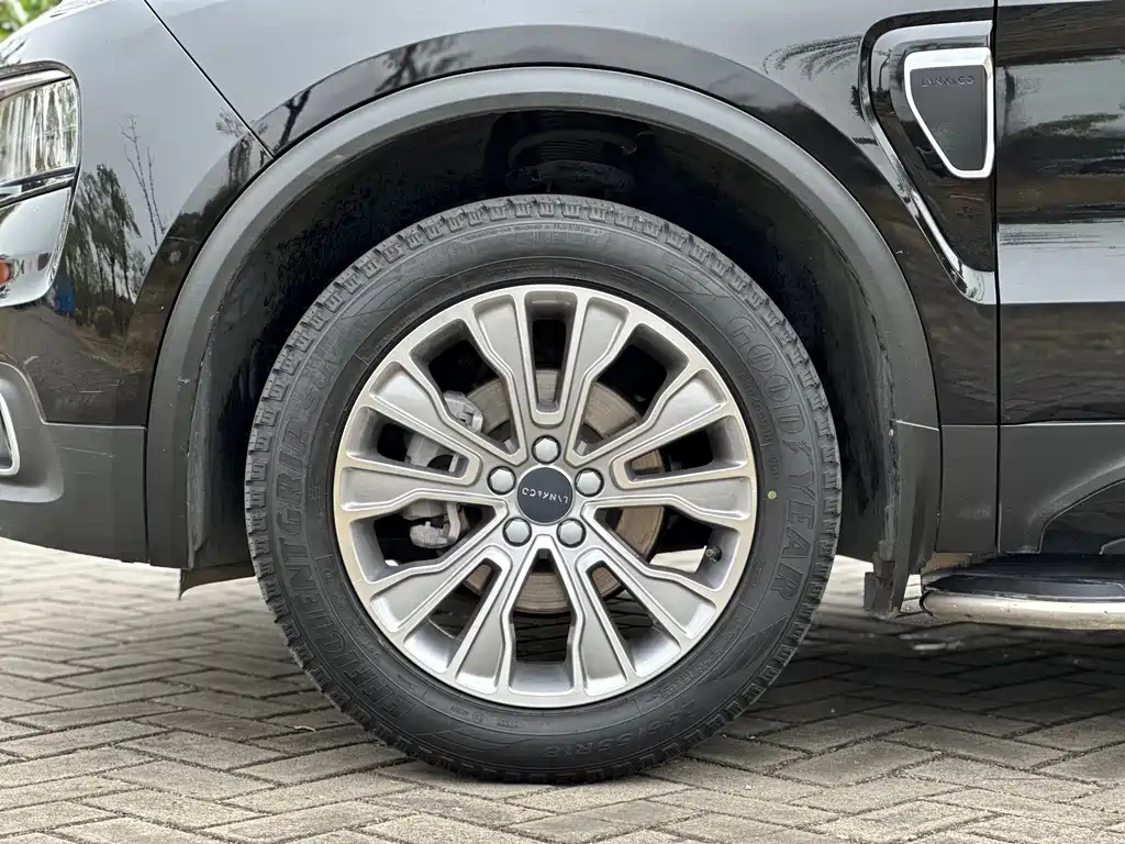 LYNK&CO 01 2019