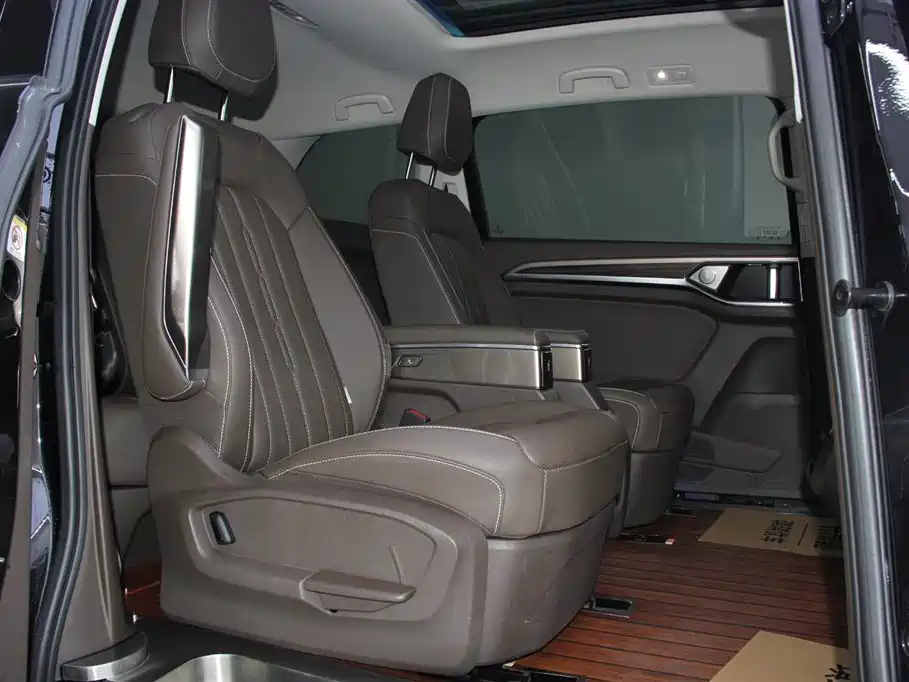 VOLKSWAGEN VILORAN 2022