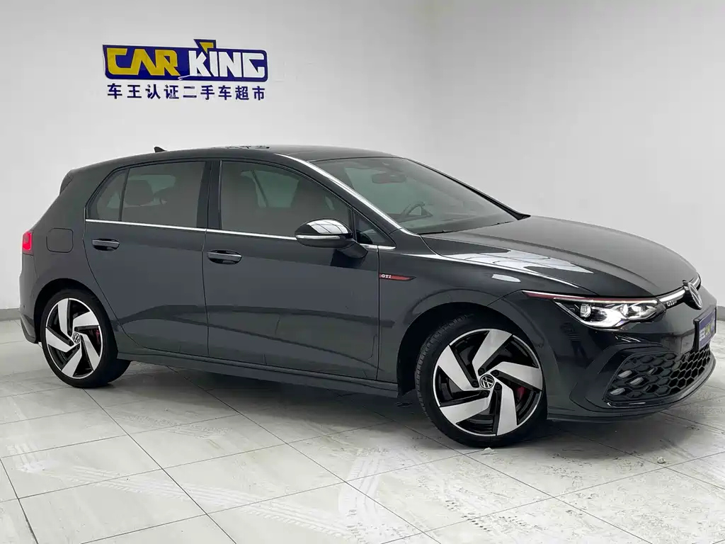 VOLKSWAGEN GOLF 2022