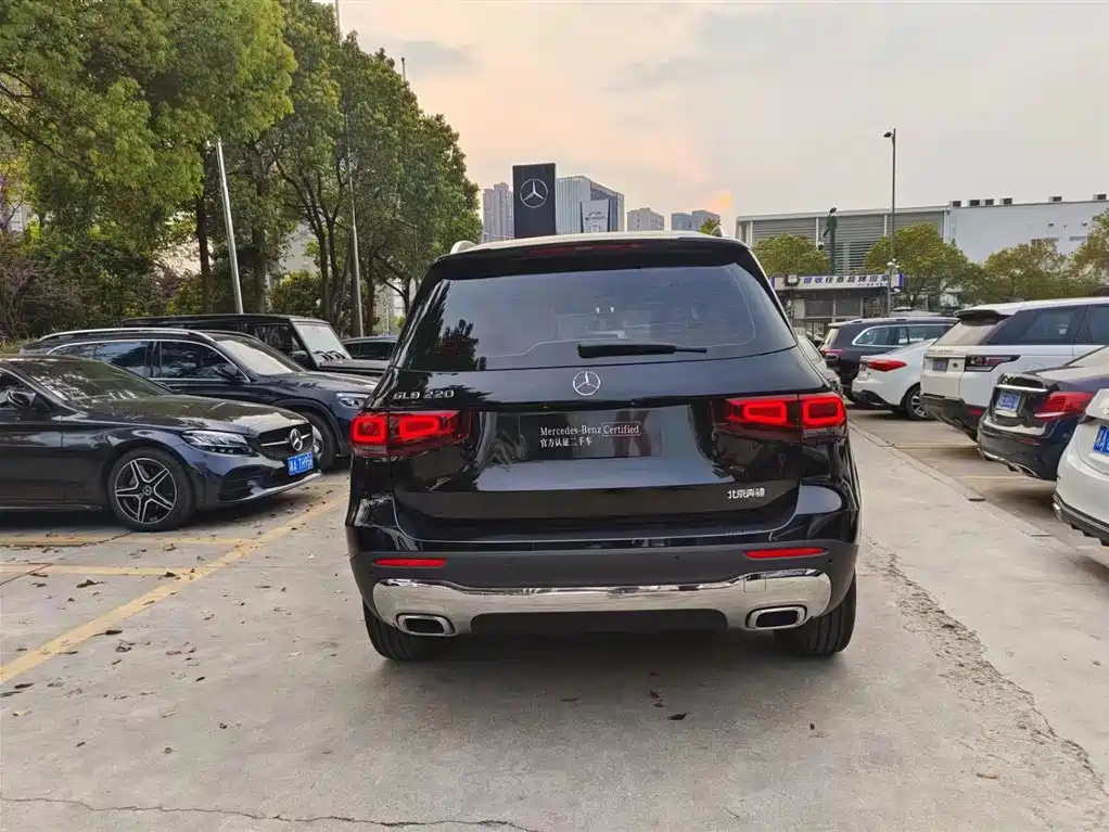 MERCEDES BENZ GLB 2023
