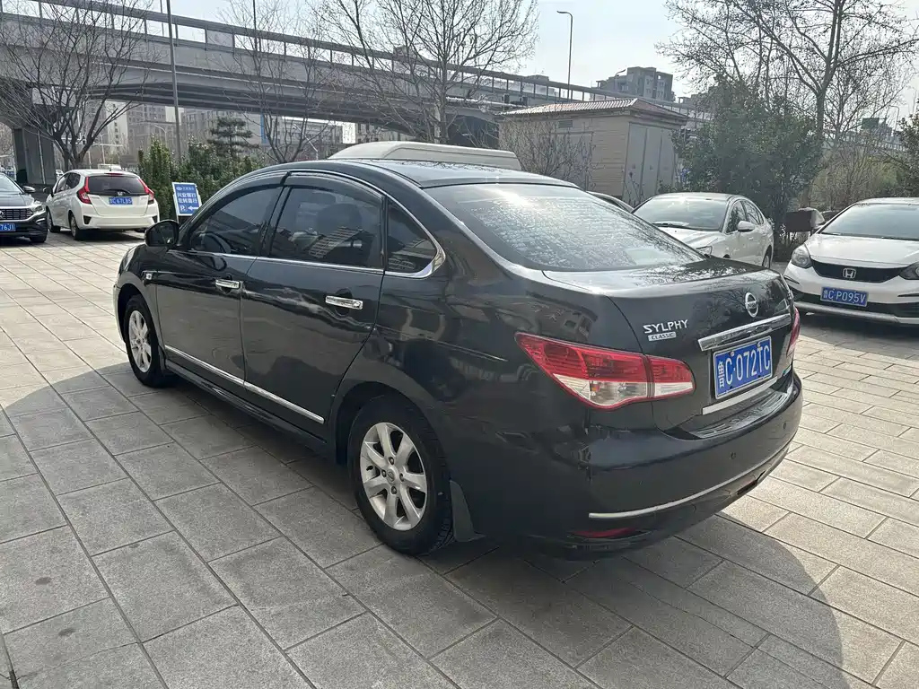 NISSAN SYLPHY 2016