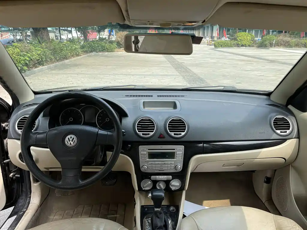 VOLKSWAGEN LAVIDA 2010