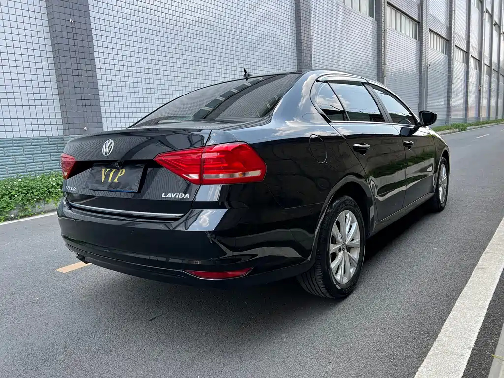 VOLKSWAGEN LAVIDA 2018