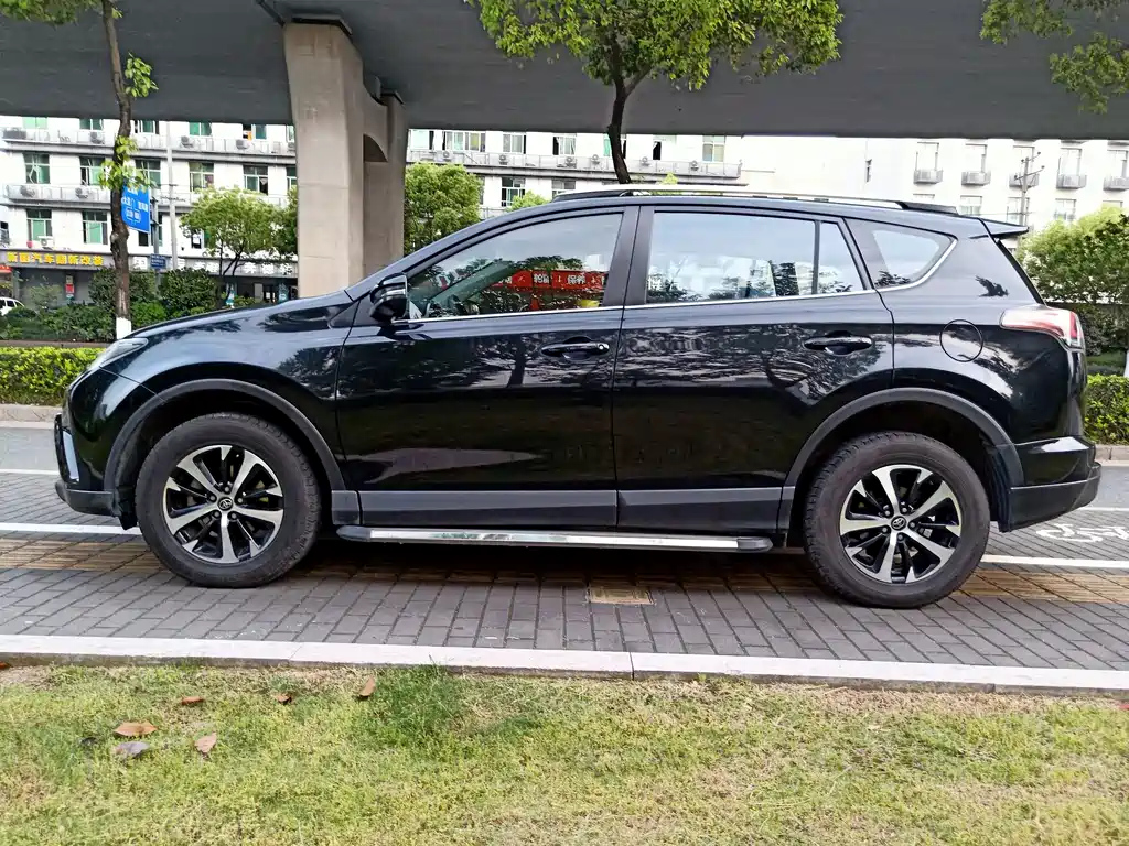 TOYOTA RAV4 RONGFANG 2018