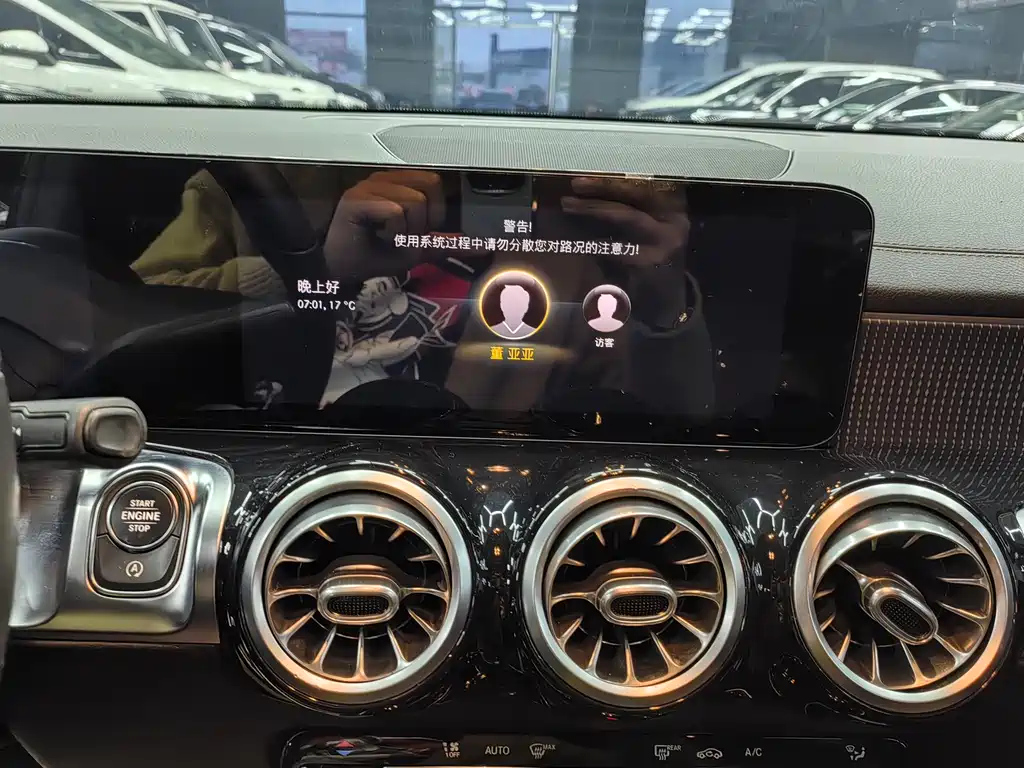 MERCEDES BENZ GLB 2021