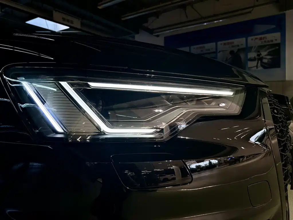 AUDI A6L 2021