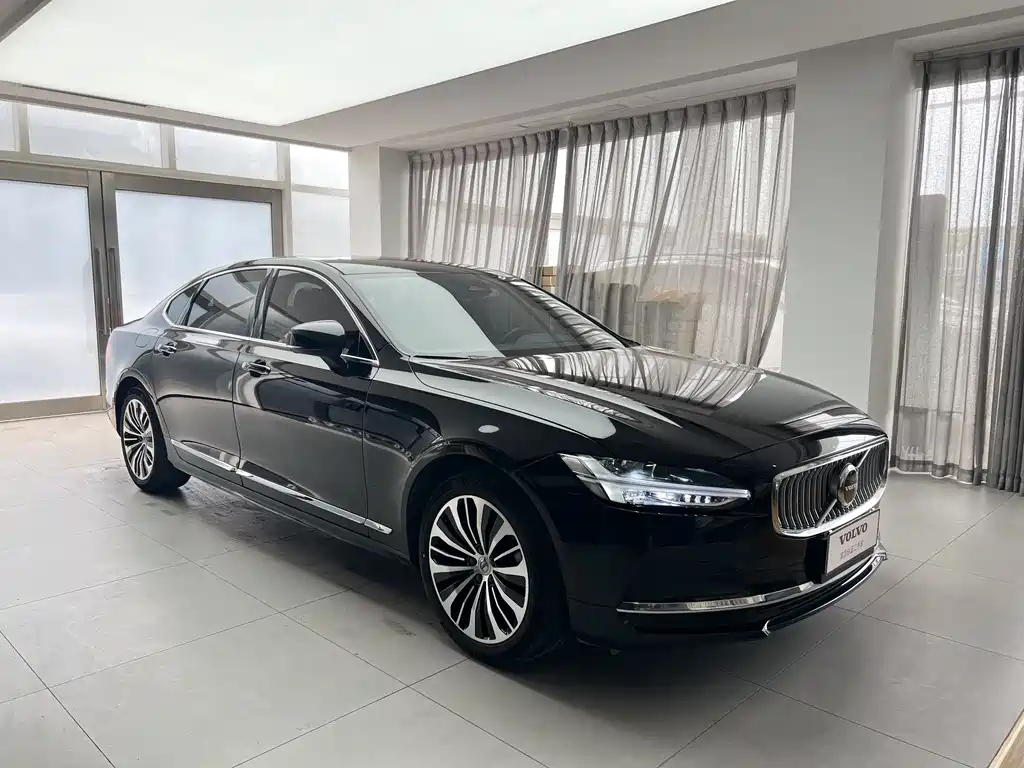 VOLVO S90 2022