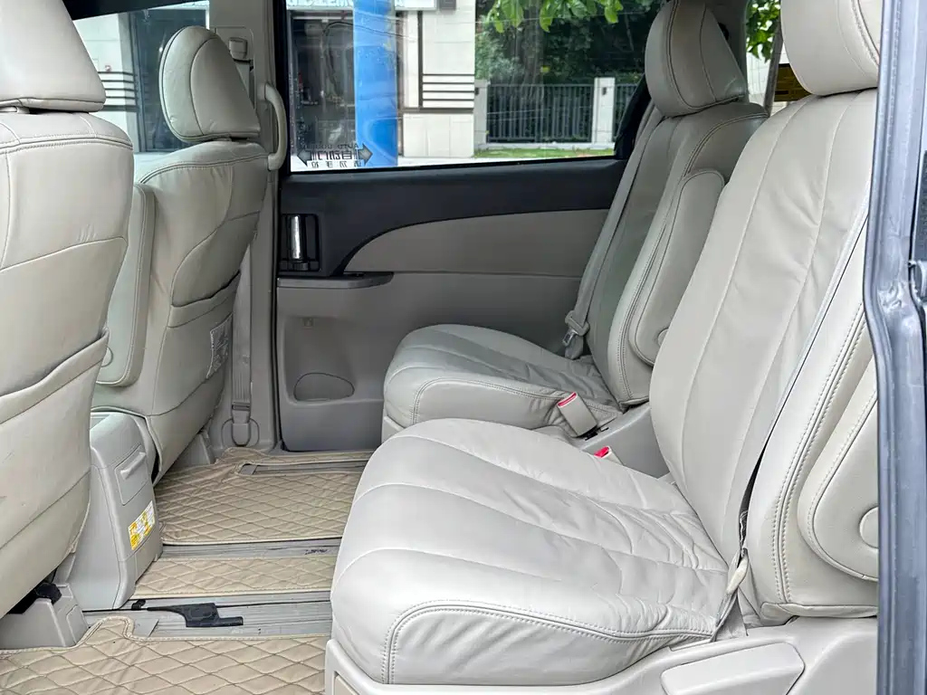 TOYOTA PREVIA 2009