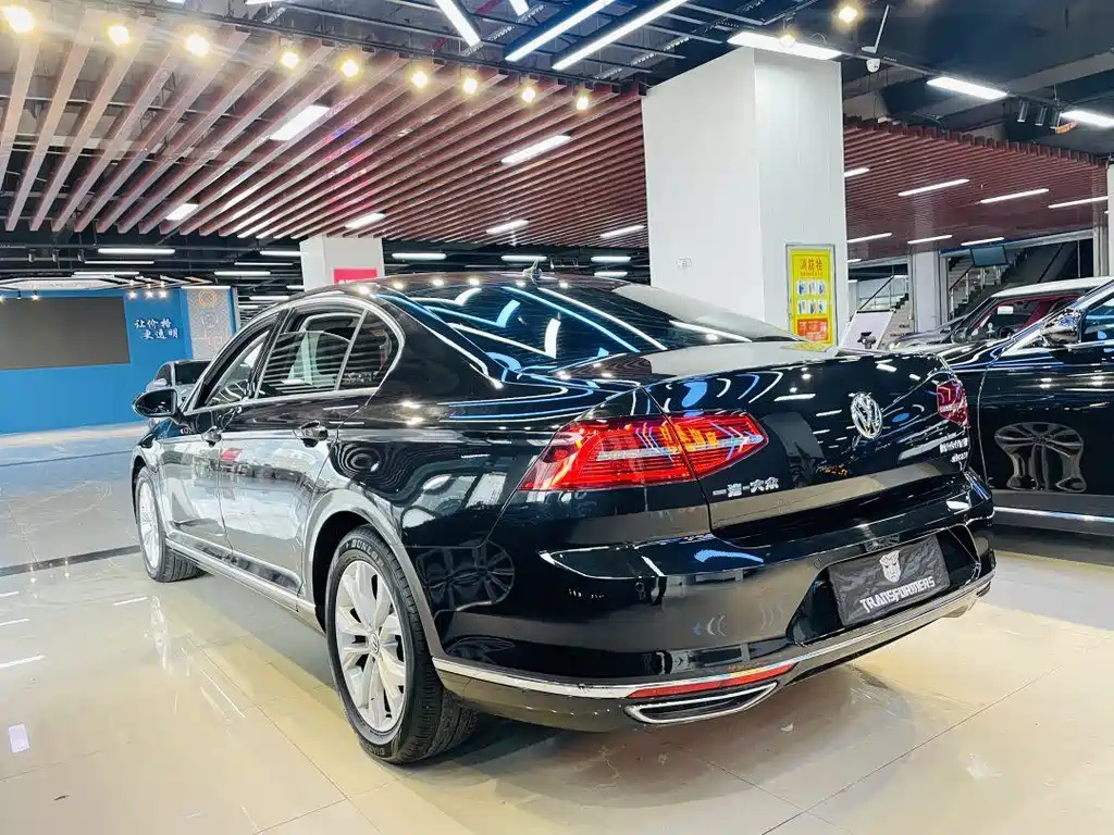 VOLKSWAGEN MAGOTAN 2020