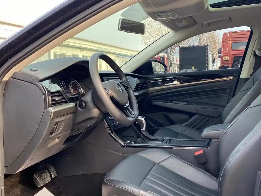 VOLKSWAGEN PASSAT 2021