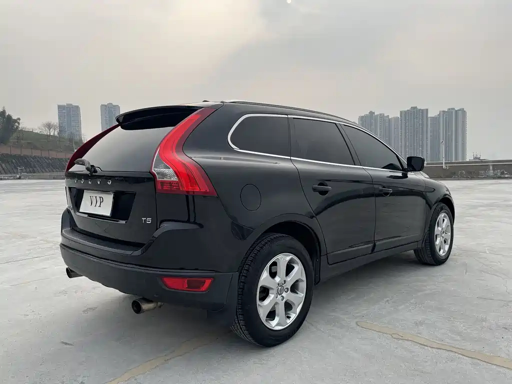 VOLVO XC60 IMPORT 2013