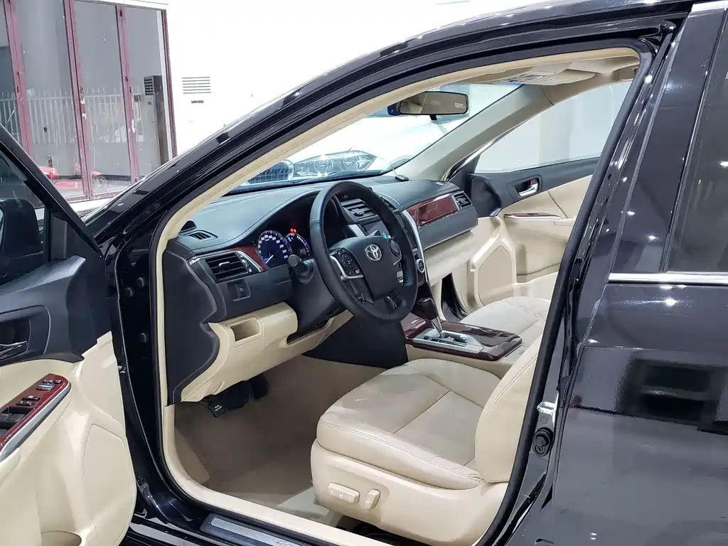 TOYOTA CAMRY 2013