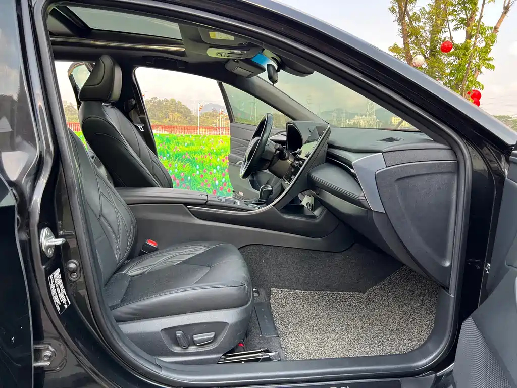 TOYOTA AVALON 2019