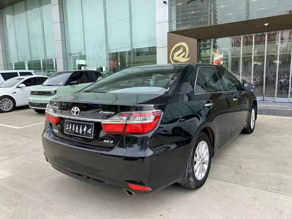 TOYOTA CAMRY 2016