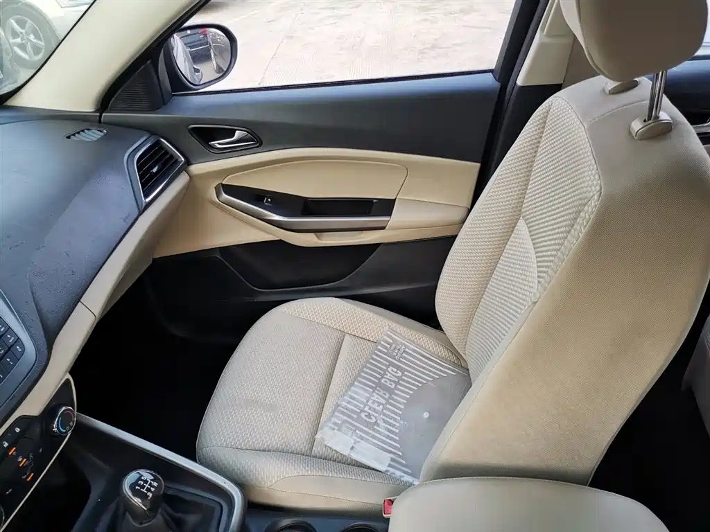 FORD ESCORT 2016