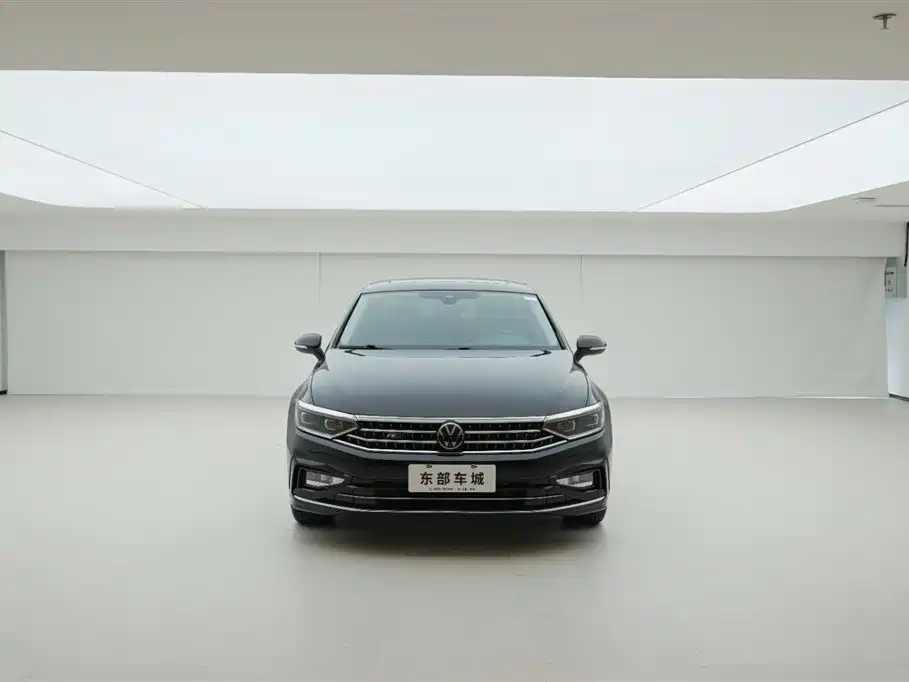 VOLKSWAGEN MAGOTAN 2023