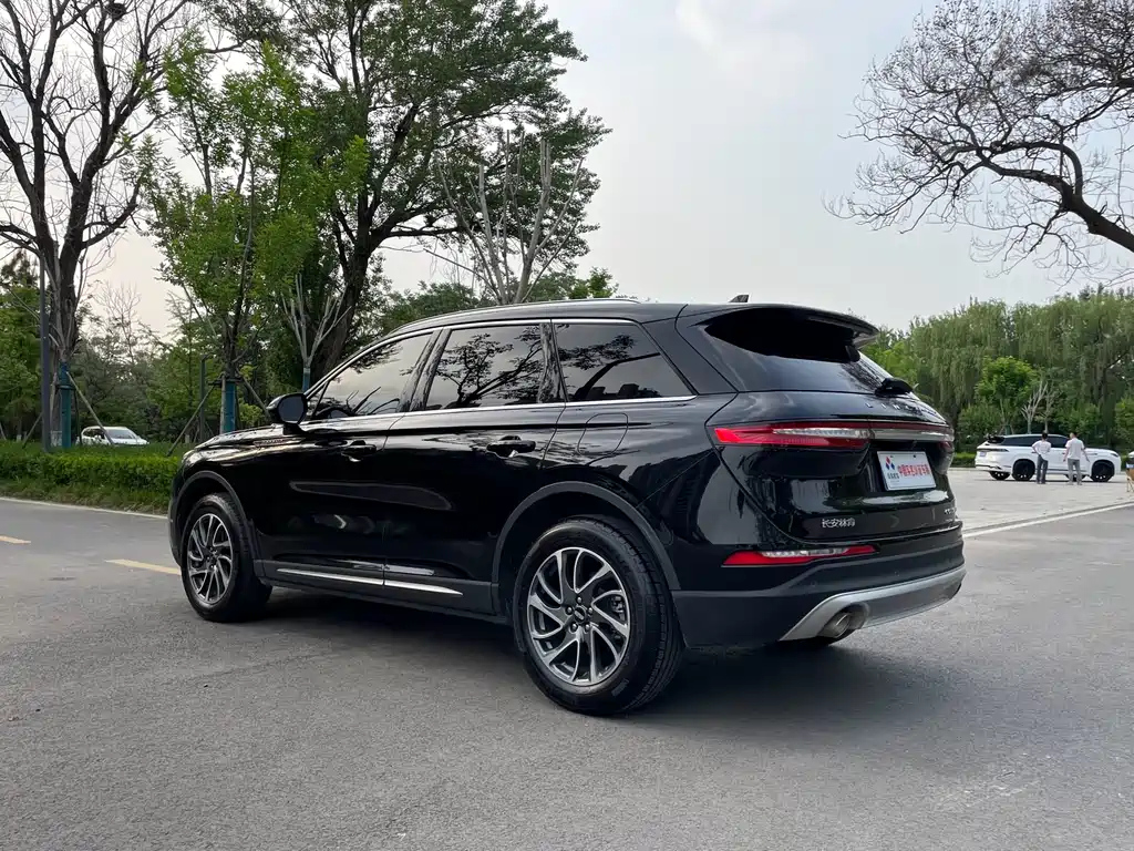 LINCOLN ADVENTURER 2022
