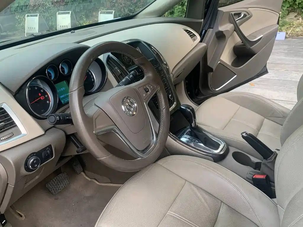 BUICK EXCELLE 2011