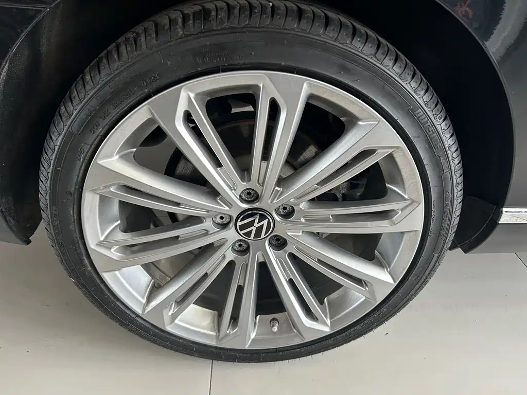 VOLKSWAGEN MAGOTAN 2022