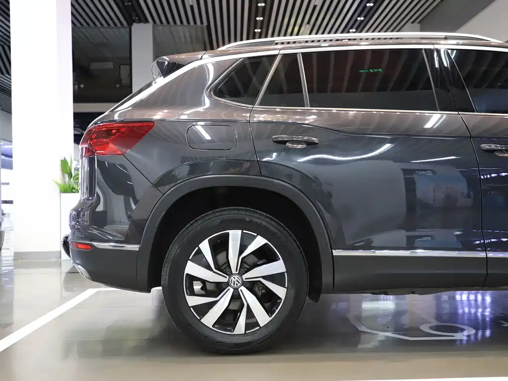 VOLKSWAGEN TAYRON 2020