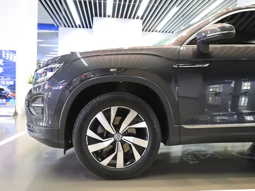 VOLKSWAGEN TAYRON 2020