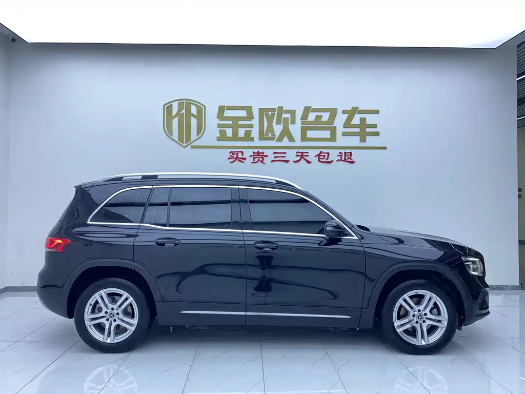 MERCEDES BENZ GLB 2023