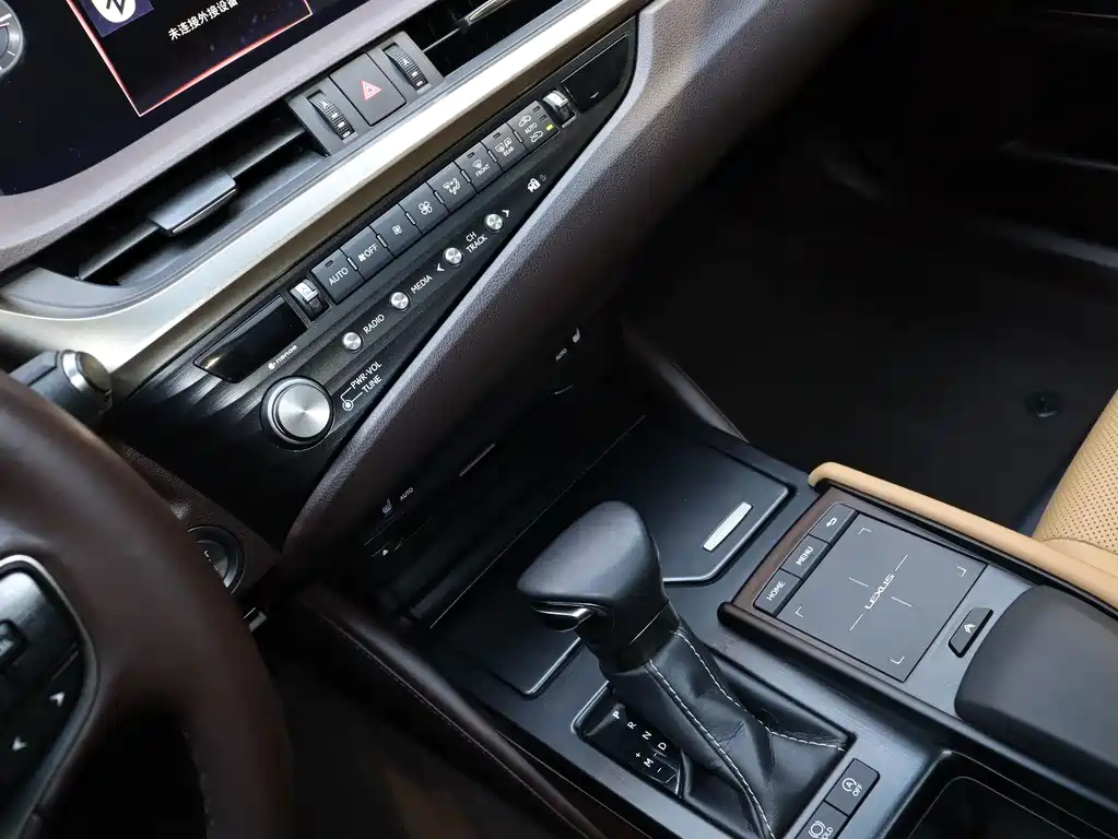 LEXUS ES 2021
