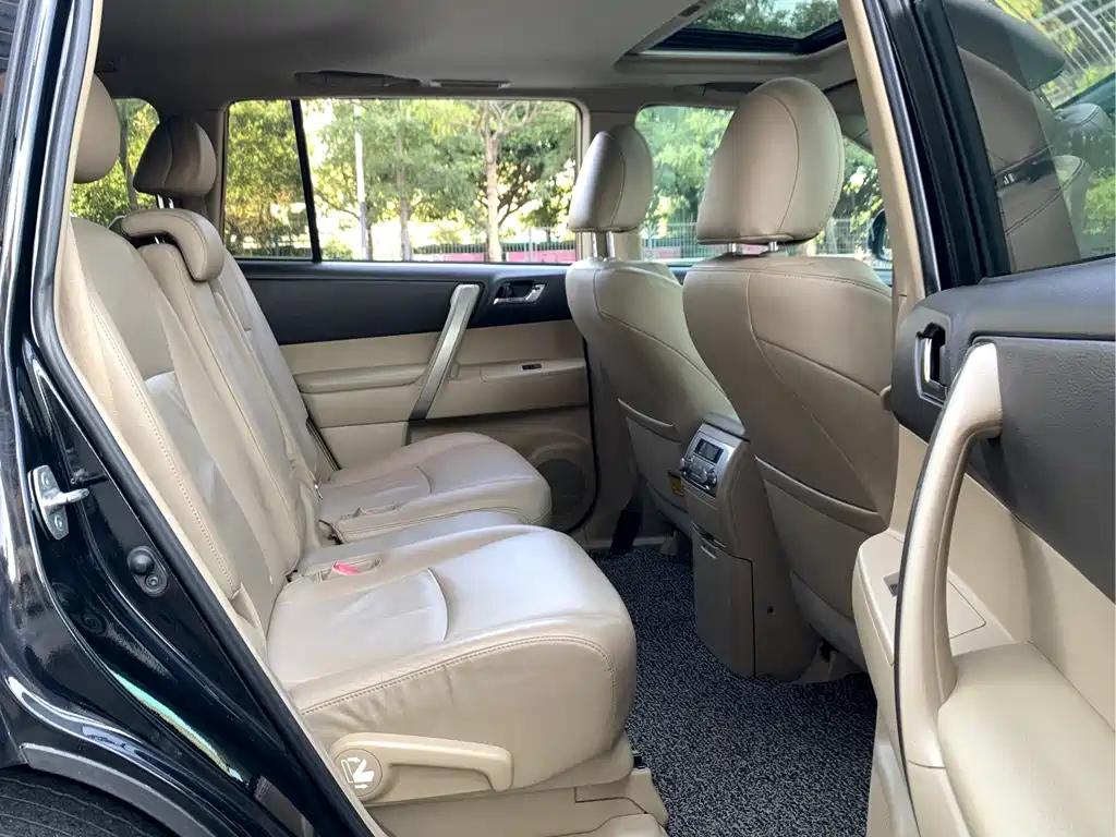 TOYOTA HIGHLANDER 2013