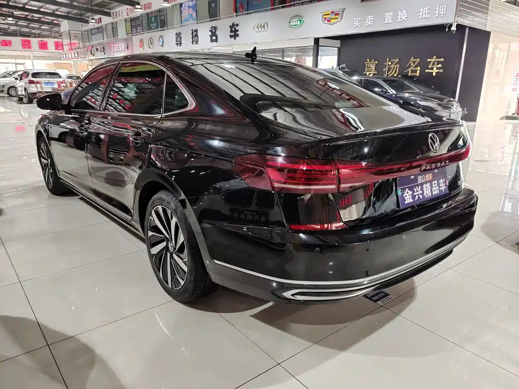 VOLKSWAGEN PASSAT 2022
