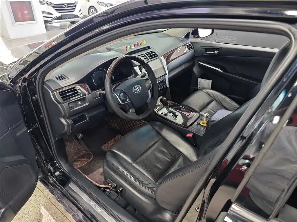 TOYOTA CAMRY 2015