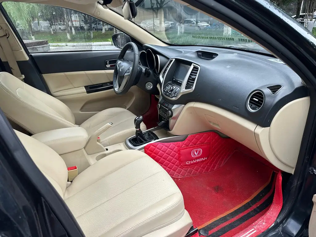 CHANGAN EADO 2015