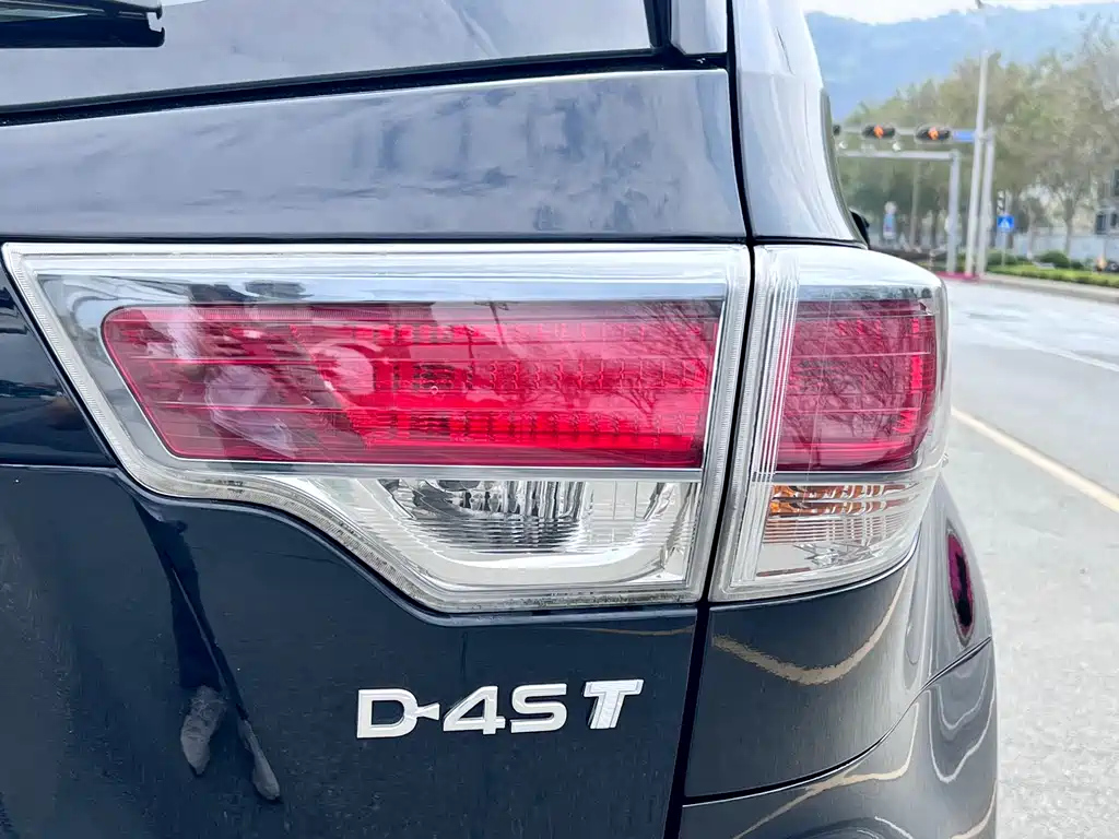 TOYOTA HIGHLANDER 2016