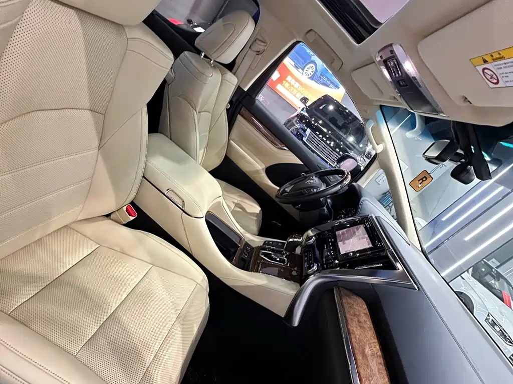 TOYOTA ALPHARD 2017