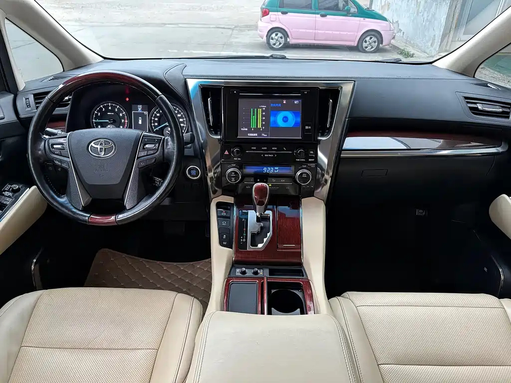 TOYOTA ALPHARD 2016