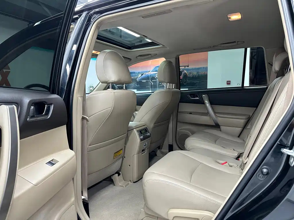 TOYOTA HIGHLANDER 2014
