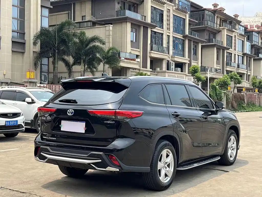 TOYOTA HIGHLANDER 2023