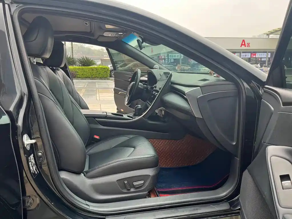TOYOTA AVALON 2020