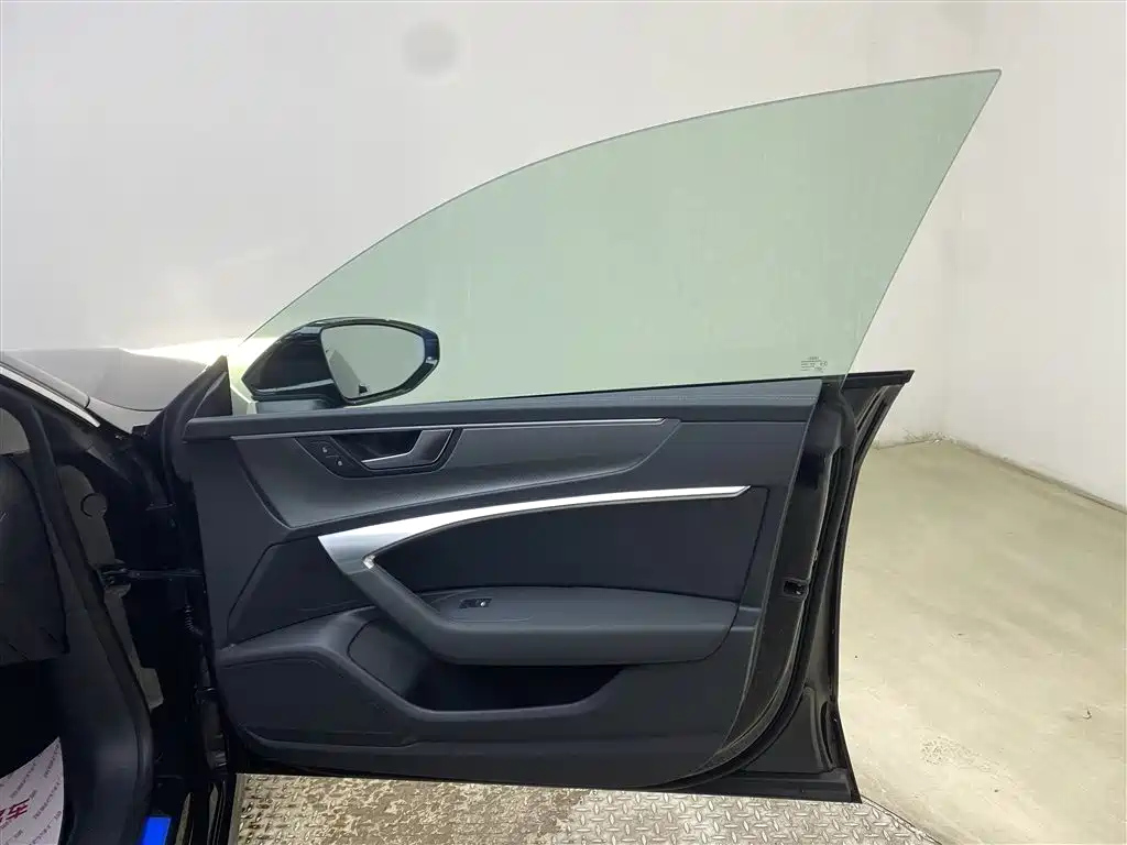 AUDI A7L 2024