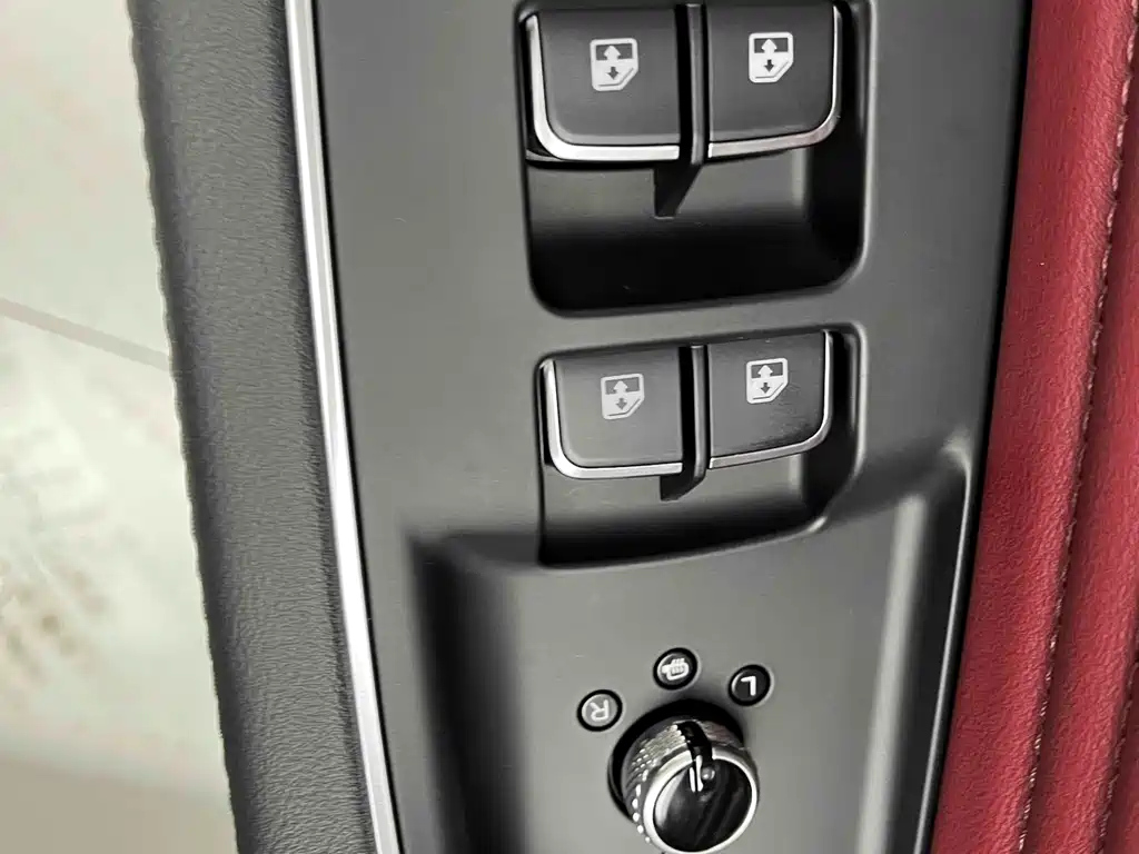 HONGQI HS5 2024