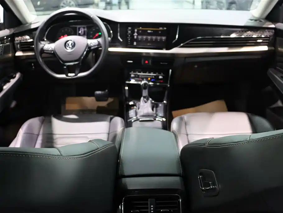 VOLKSWAGEN PASSAT 2021