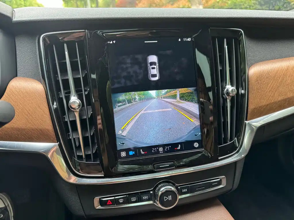 VOLVO S90 2022