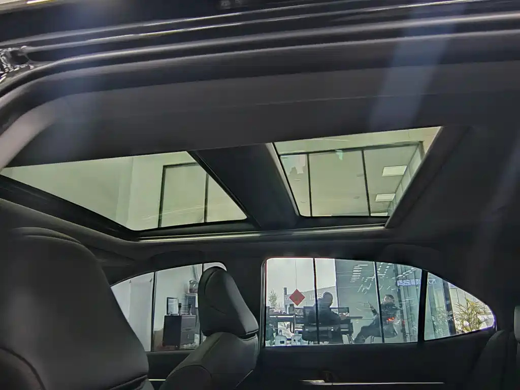 TOYOTA CAMRY 2024