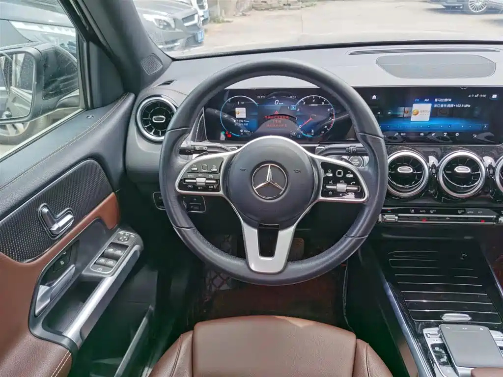 MERCEDES BENZ GLB 2020