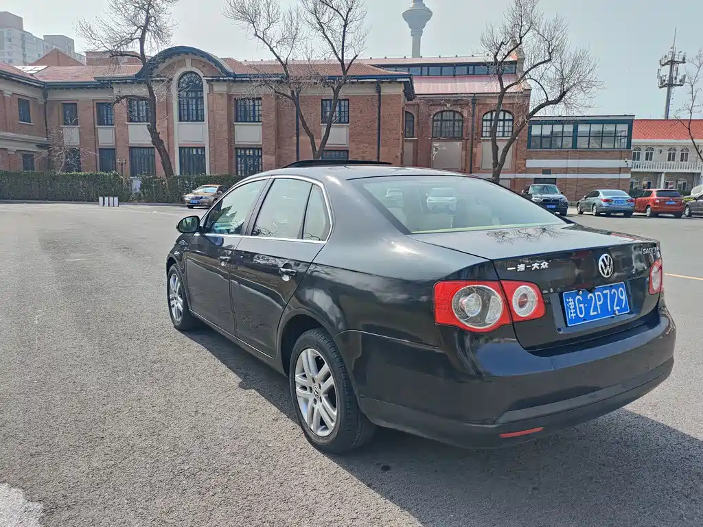 VOLKSWAGEN SAGITAR 2009