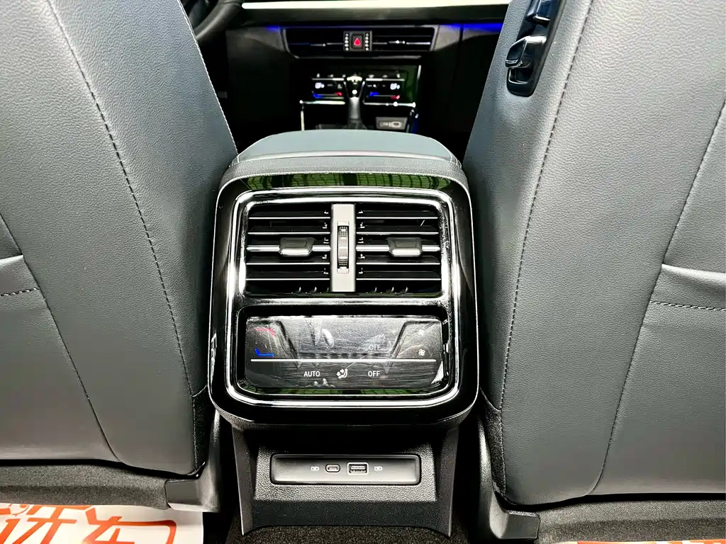VOLKSWAGEN PASSAT 2022