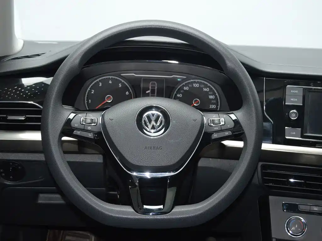 VOLKSWAGEN PASSAT 2020